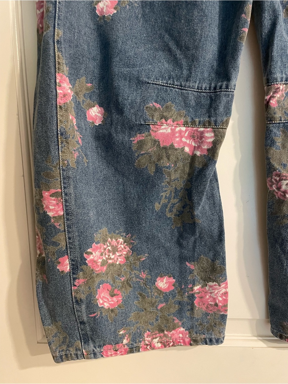 ee:some Floral Print Barrel Leg Jeans  Medium Wash Button Pockets L - Picture 4 of 9